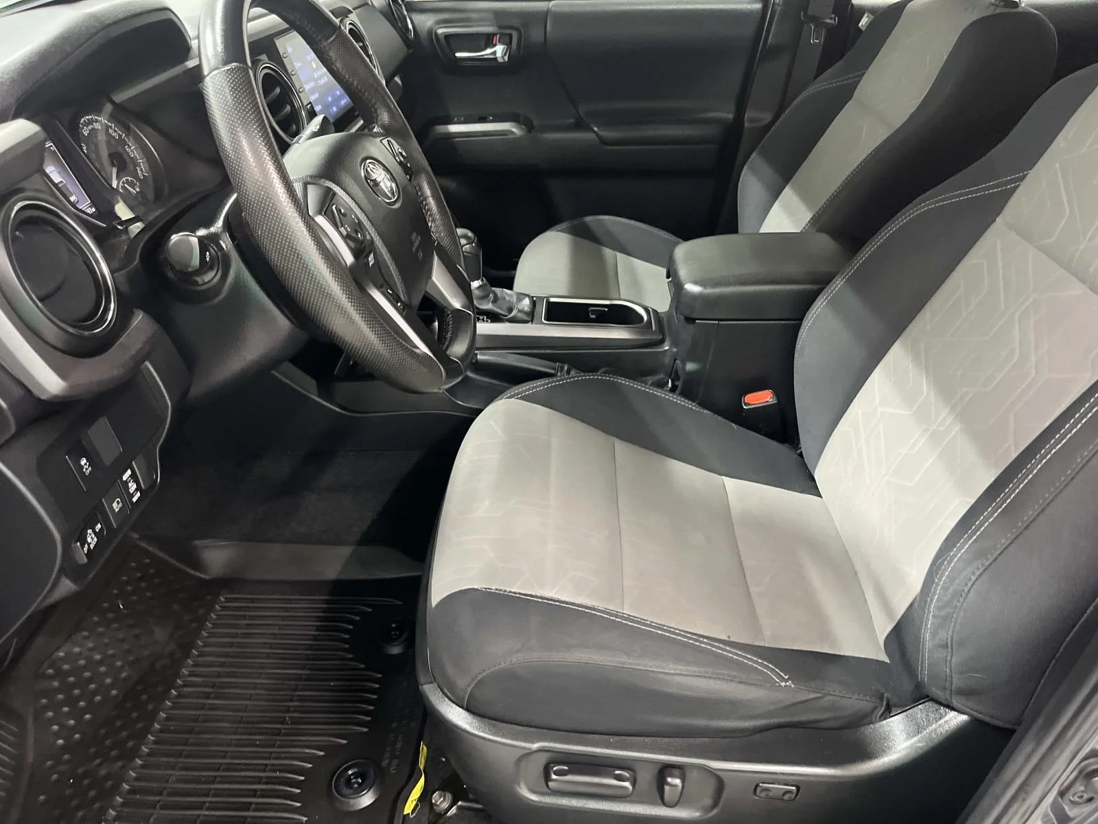 2022 Toyota Tacoma TRD Off Road - Photo 11