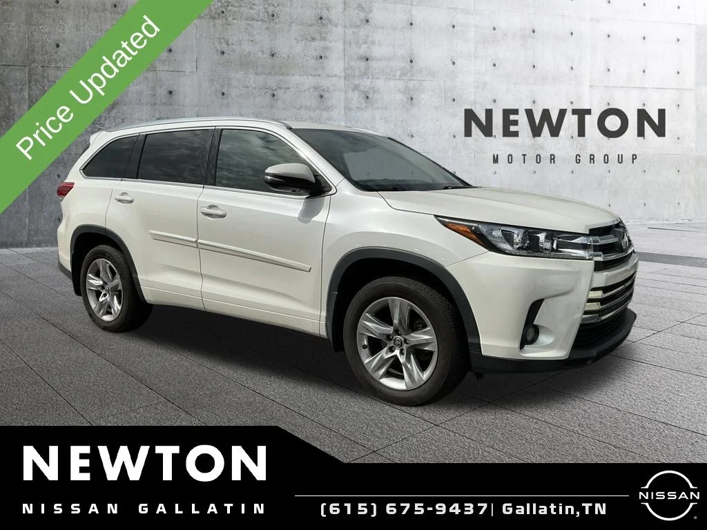 Used 2017 Blizzard Pearl Toyota Limited image 1