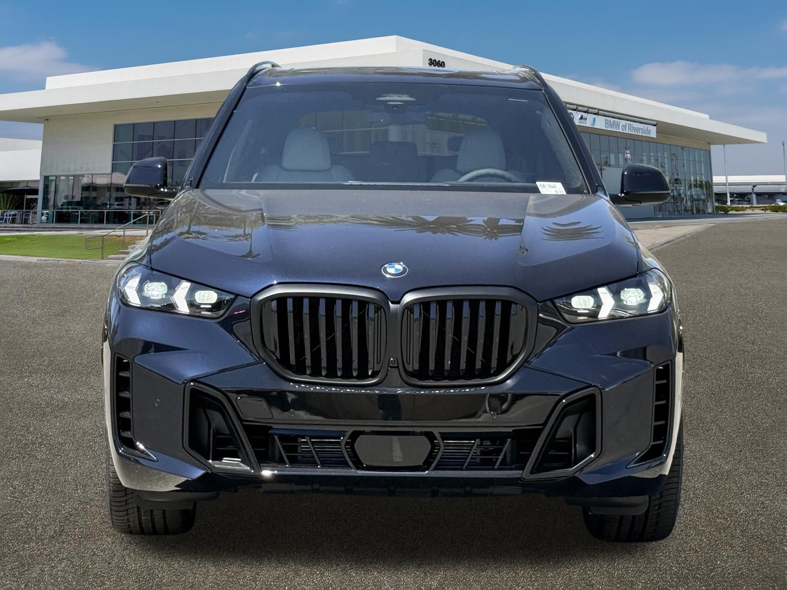 New 2026 Carbon Black Metallic BMW sDrive40i image 3