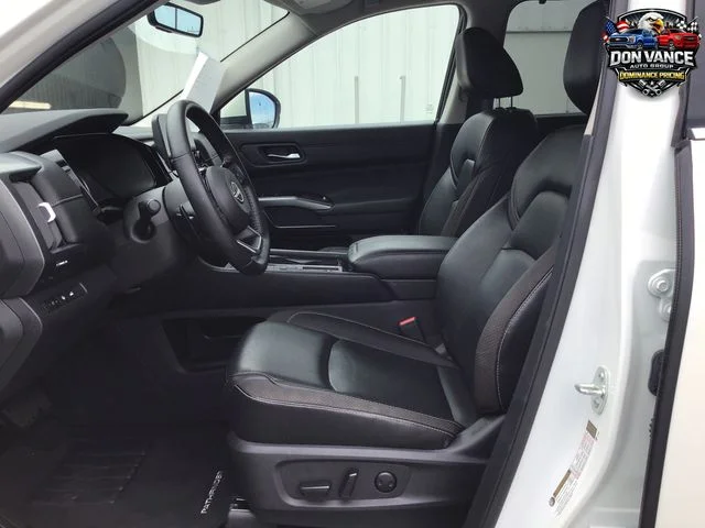 Used 2024 White Nissan SL image 9