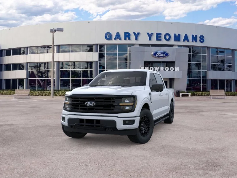 New 2026 Oxford White Ford XLT image 2