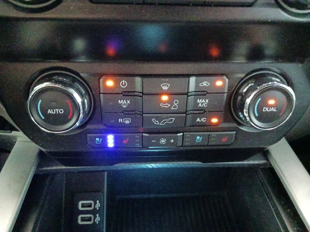 Used 2020 Black Ford Lariat image 23