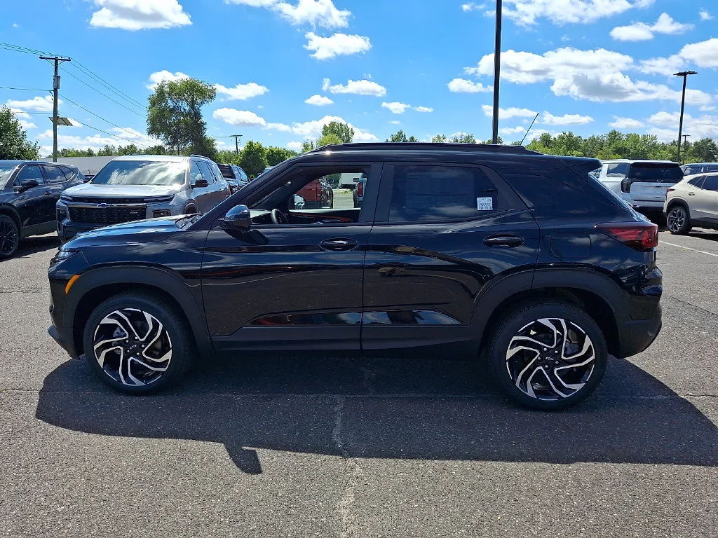 New 2026 Mosaic Black Metallic Chevrolet RS image 5