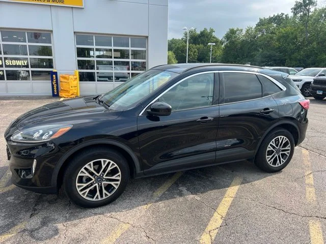 Used 2020 Black Ford SEL image 2