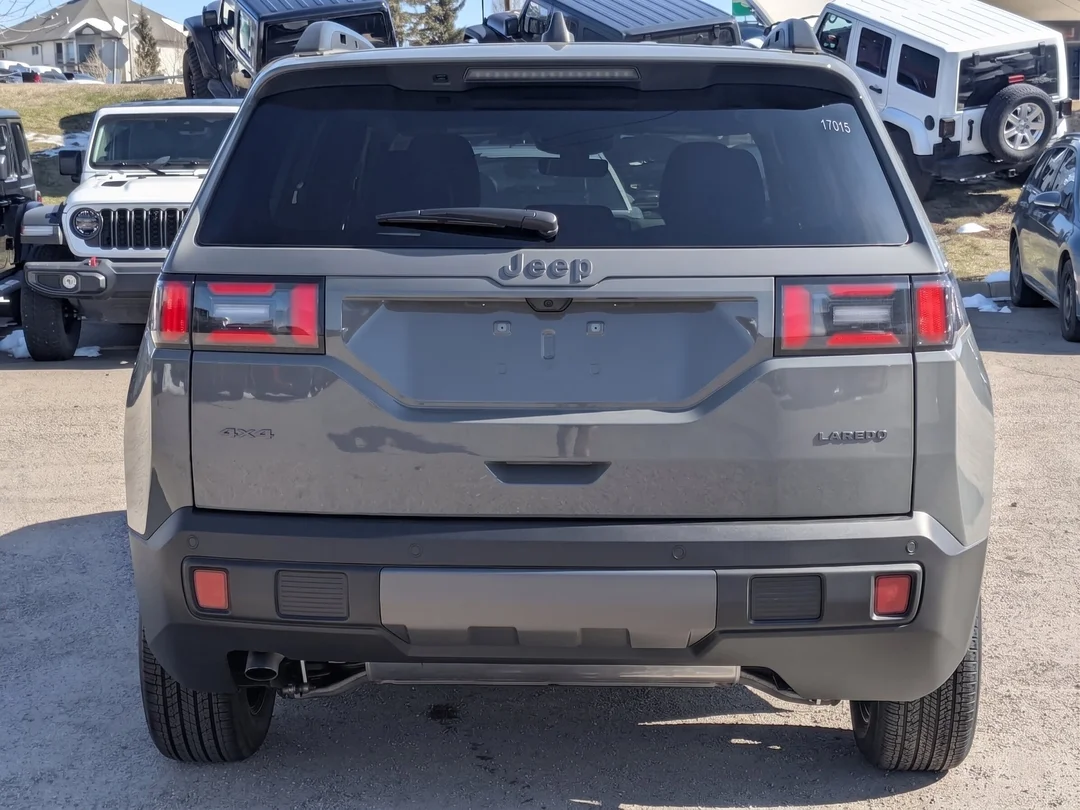 New 2026 Grey Jeep Laredo - - 4x4 - Pkg 23F - Compact Spare - 1.6L Turbo Hybrid - 12.3 Touchscreen & More! image 7