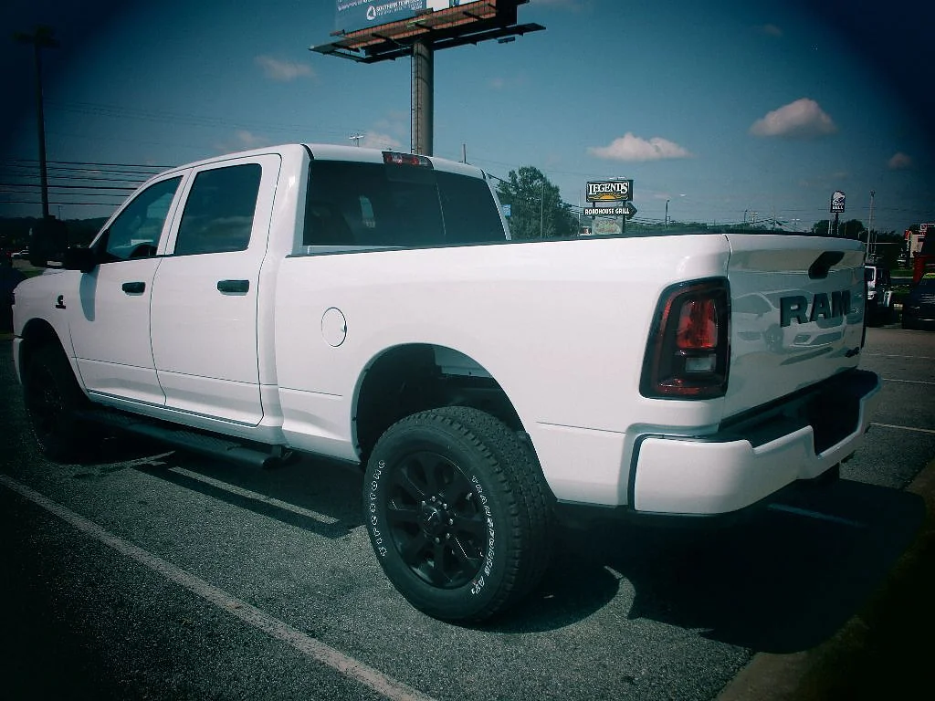 2026 RAM 2500 Tradesman/Black Express - Photo 19