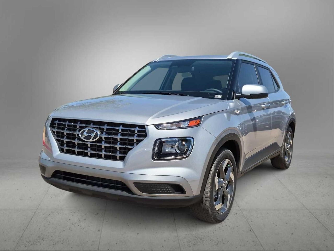 New 2026 Shimmering Silver Hyundai SEL image 4