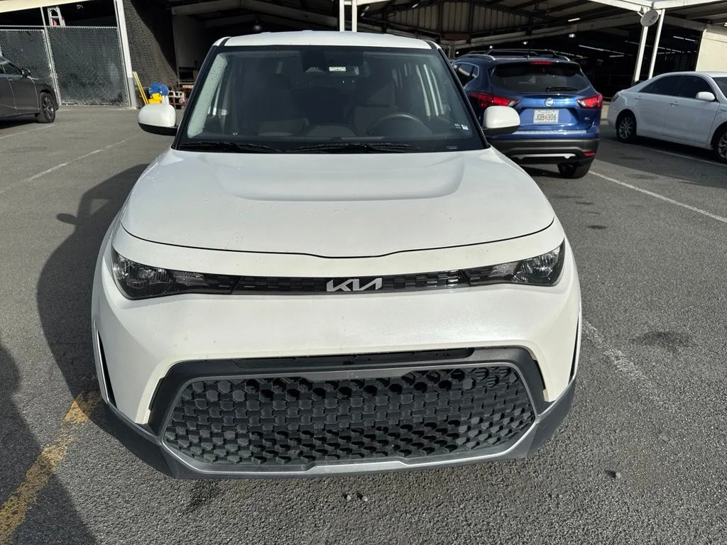 Used 2024 White Kia S image 2