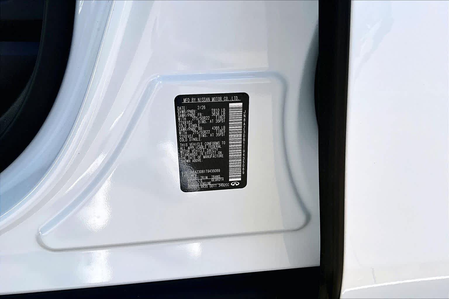 Used 2026 Radiant White/Black Obsidian INFINITI SPORT image 34