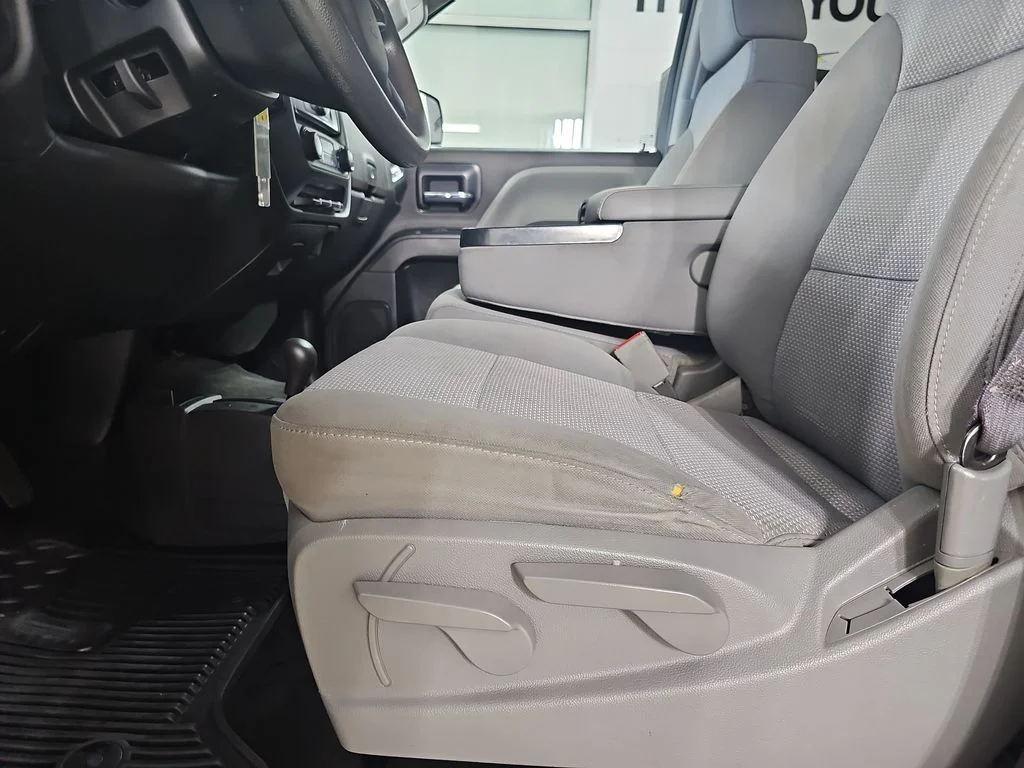Used 2017 Black Chevrolet Custom image 33