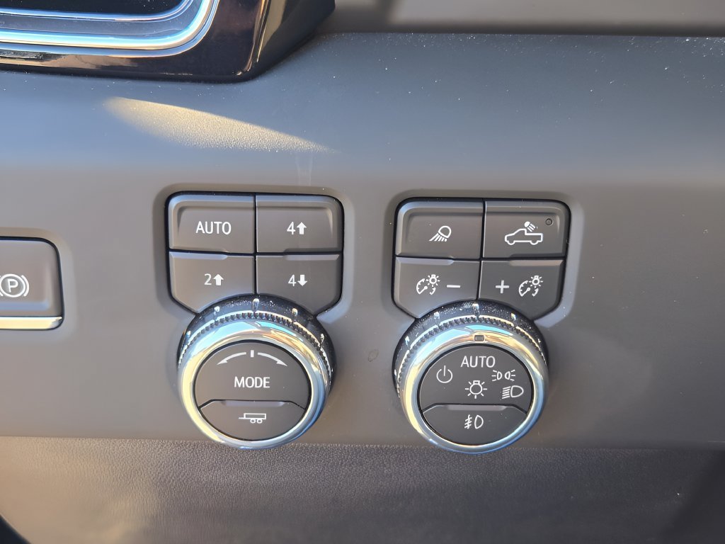 Certified Used 2025 Onyx Black GMC Denali image 33