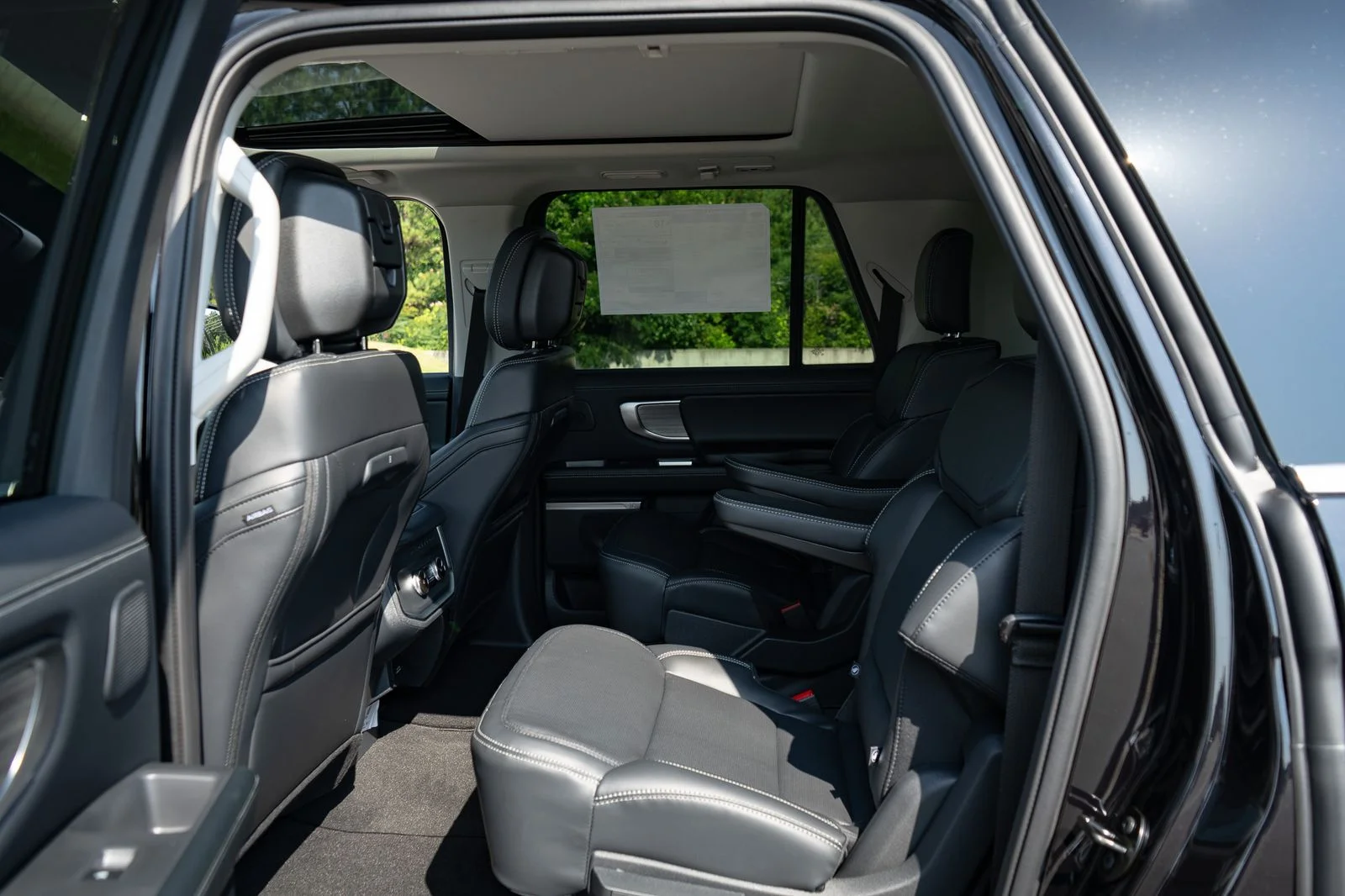 New 2027 Black Ford Platinum image 33