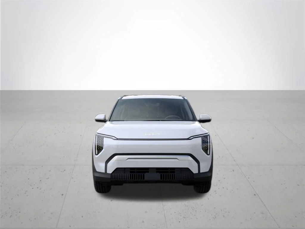 New 2027 White Kia Wind image 2
