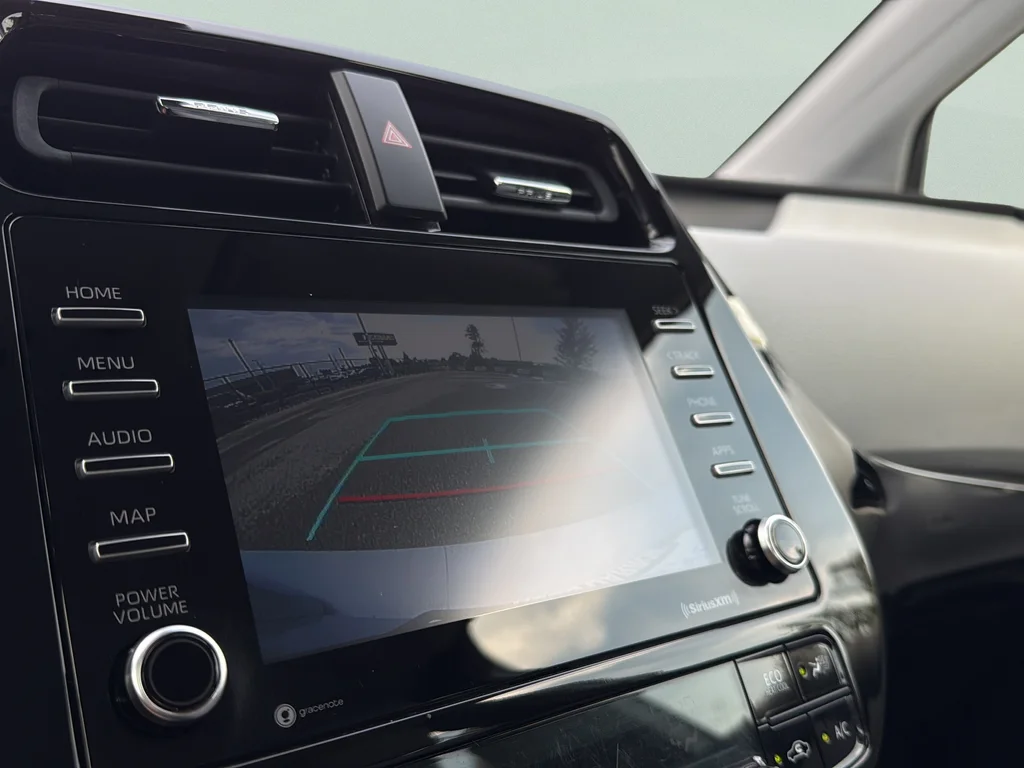 Used 2022 Pearl Toyota LE image 9