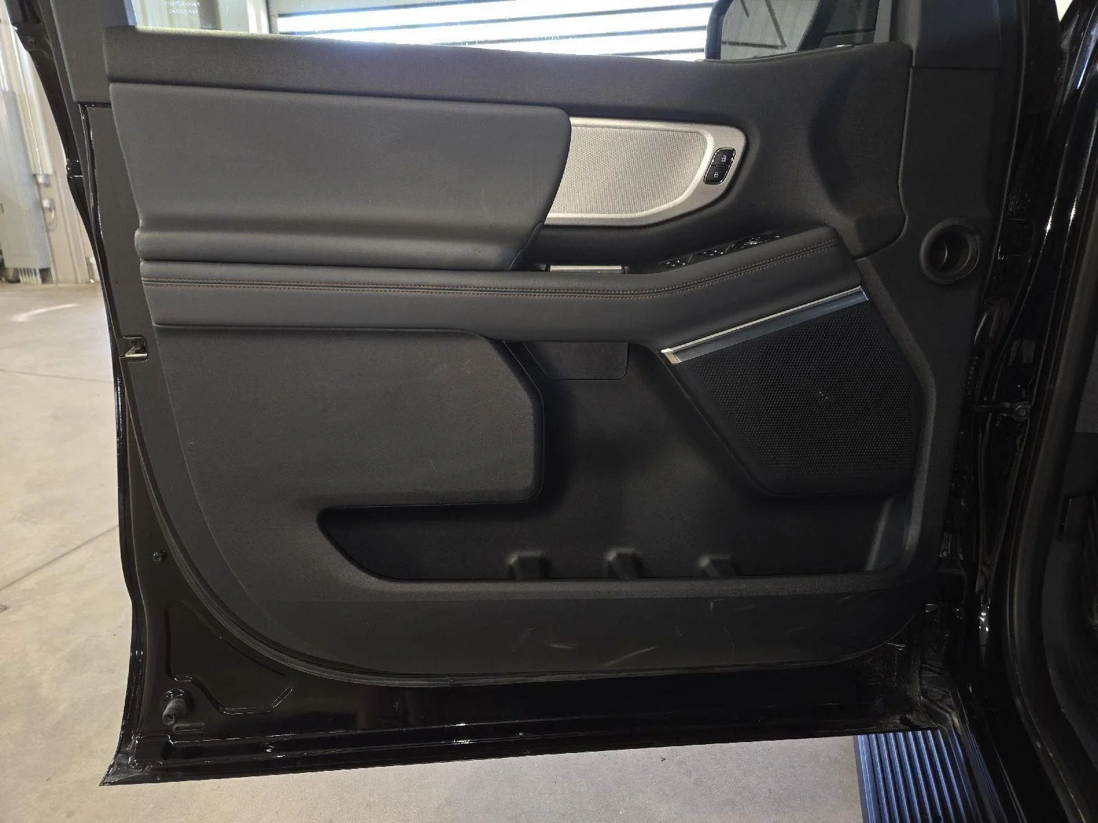 Used 2025 Agate Black Ford Active image 17