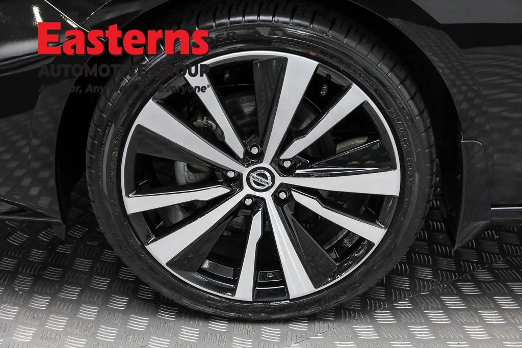Used 2022 Black Nissan 2.5 SR image 29