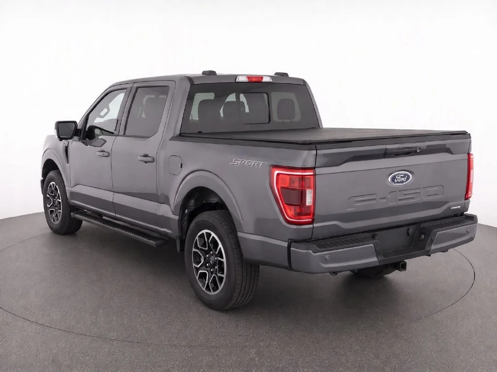 Used 2022 Gray Ford XLT image 4