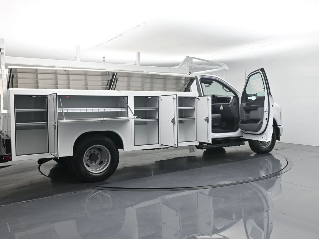 New 2025 Oxford White Ford XL image 5