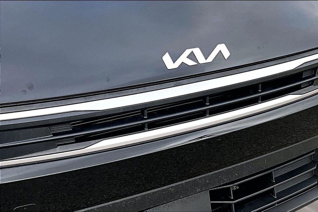 Used 2025 Black Kia LX image 30