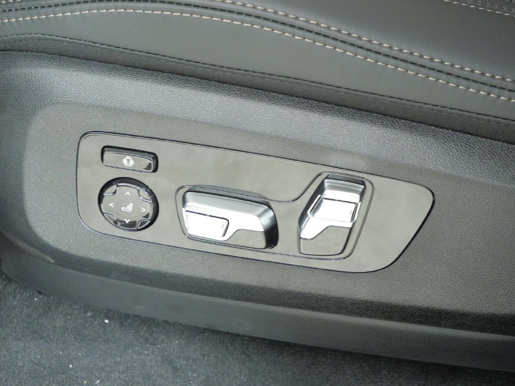New 2027 Black Sapphire Metallic BMW xDrive40i image 38