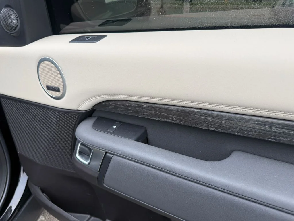 Used 2018 Black Land Rover HSE image 19