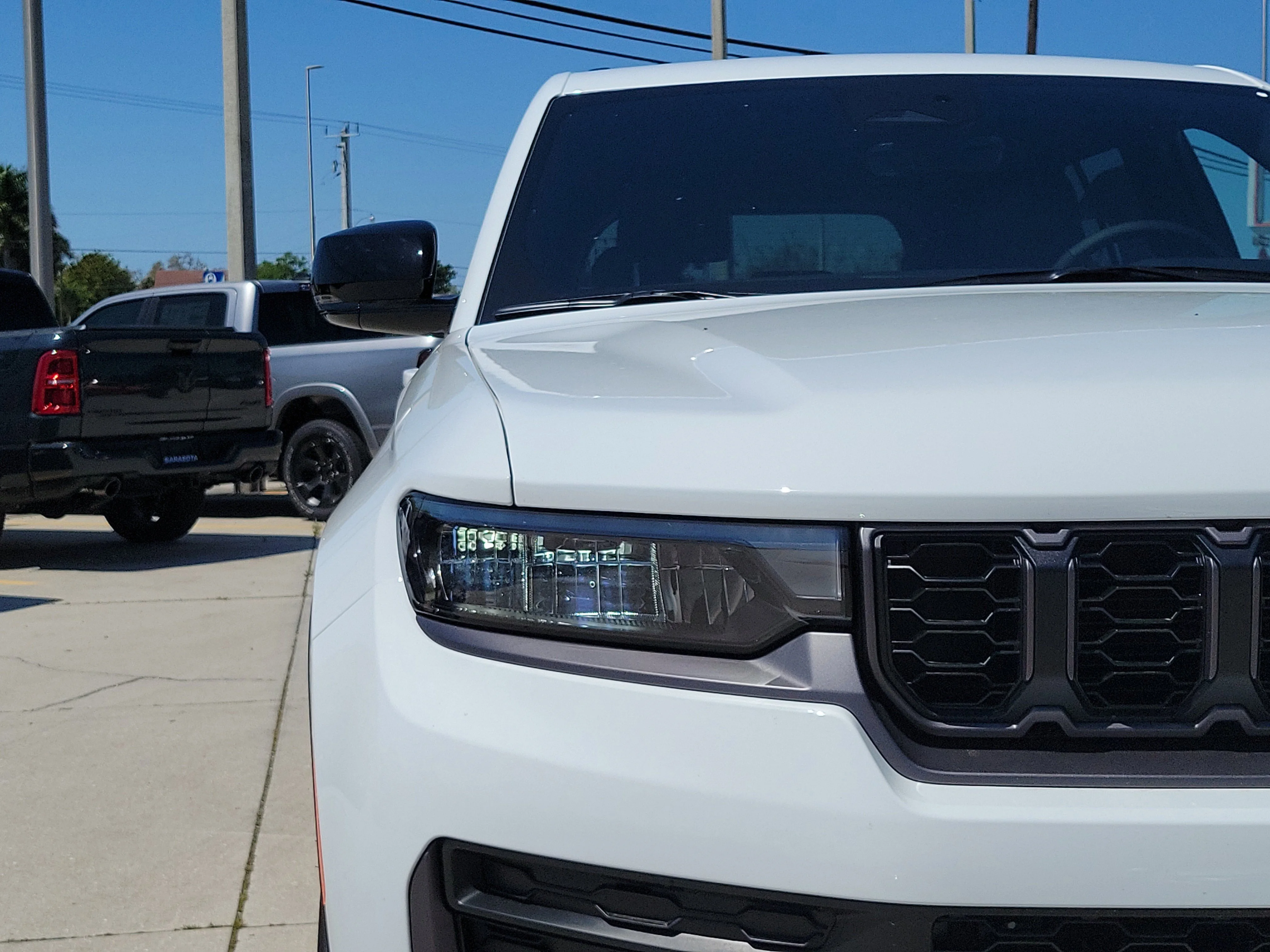 New 2026 Bright White Clearcoat Jeep Laredo Altitude image 7