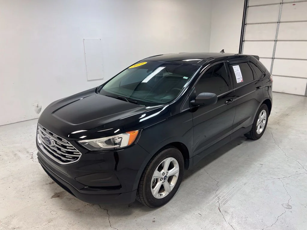 Used 2019 Black Ford SE image 5