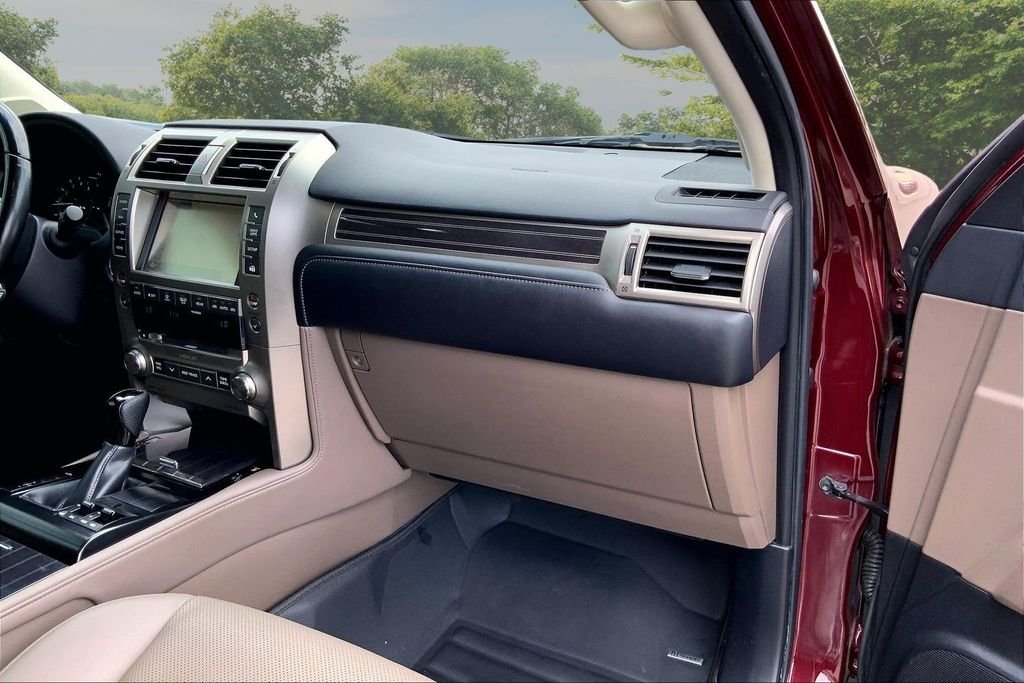 Used 2020 Red Lexus 460 image 25