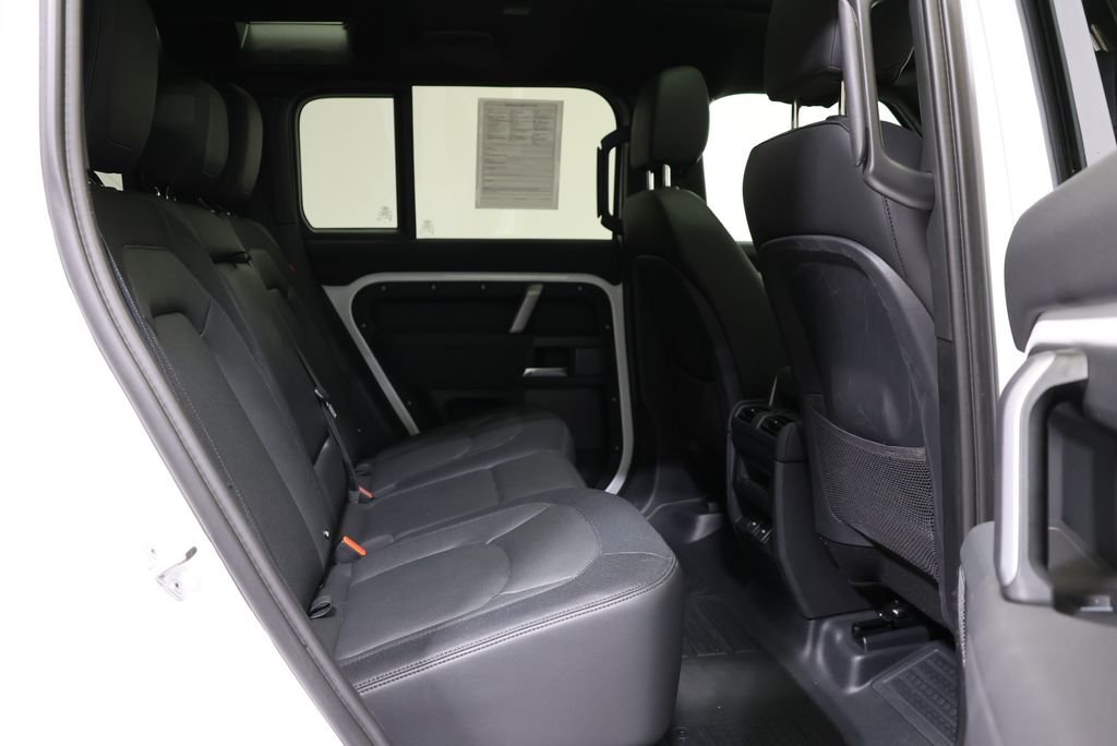 Used 2023 Fuji White Land Rover X-Dynamic SE image 44