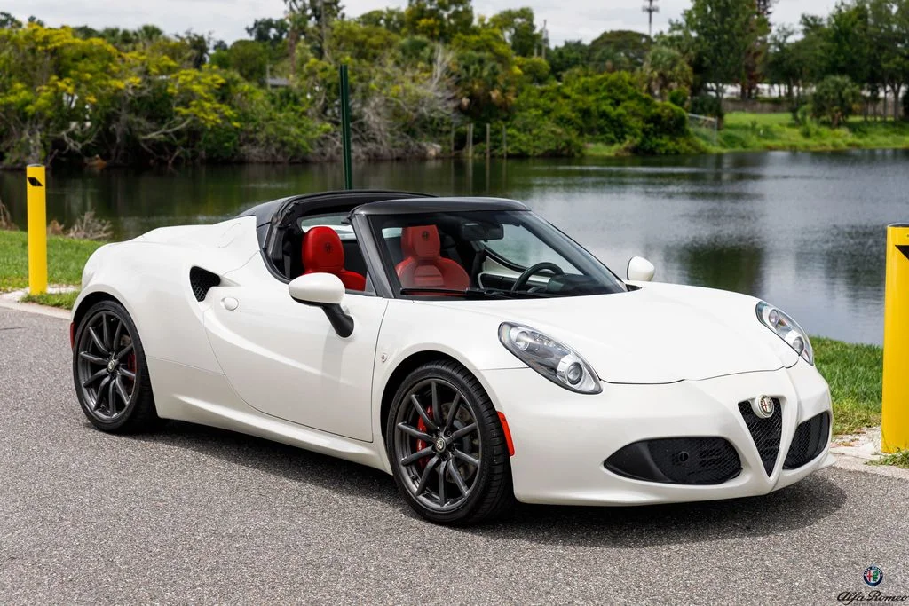 Used 2016 White Alfa Romeo Base image 1