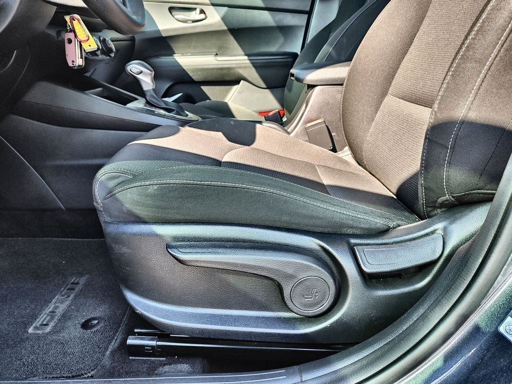 2021 Kia Forte LXS - Photo 12