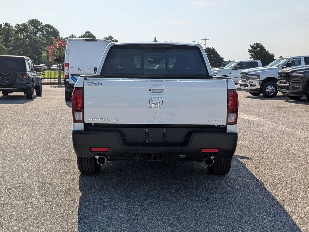 Used 2023 White Honda RTL image 4