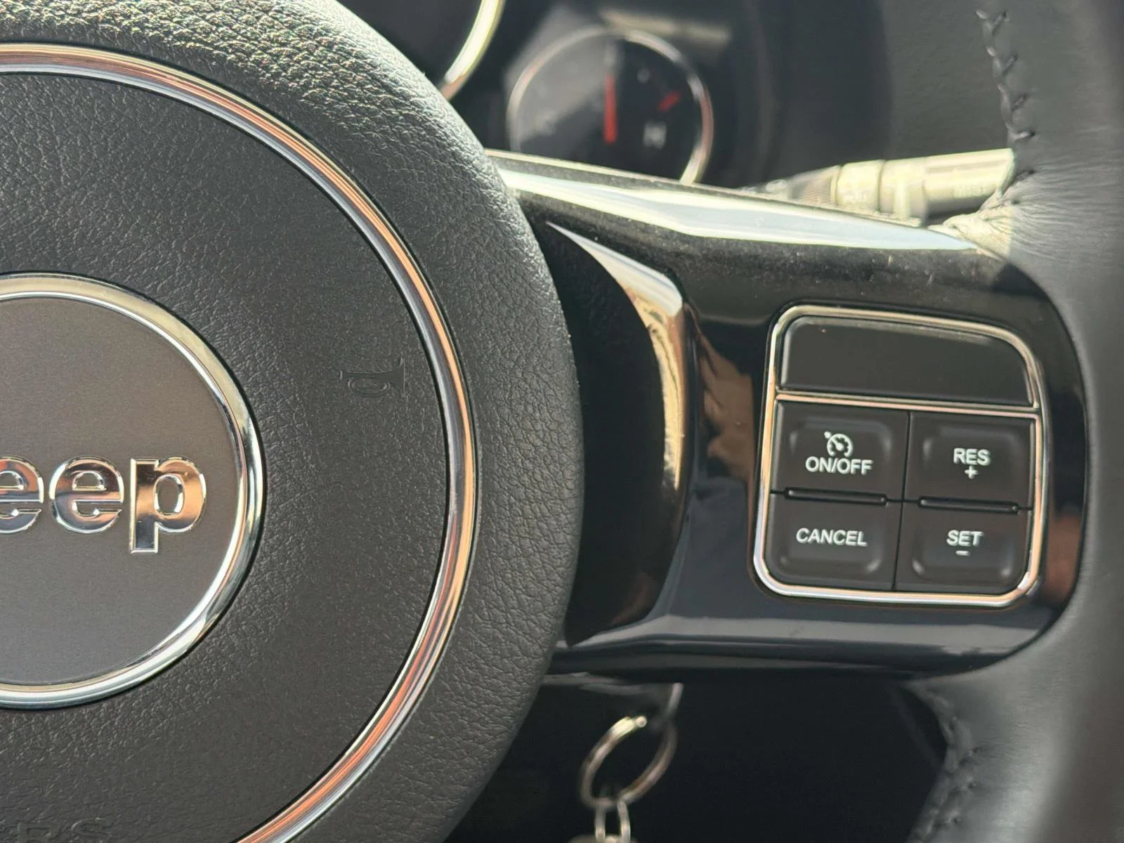 Used 2015 Bright White Clearcoat Jeep Altitude image 13