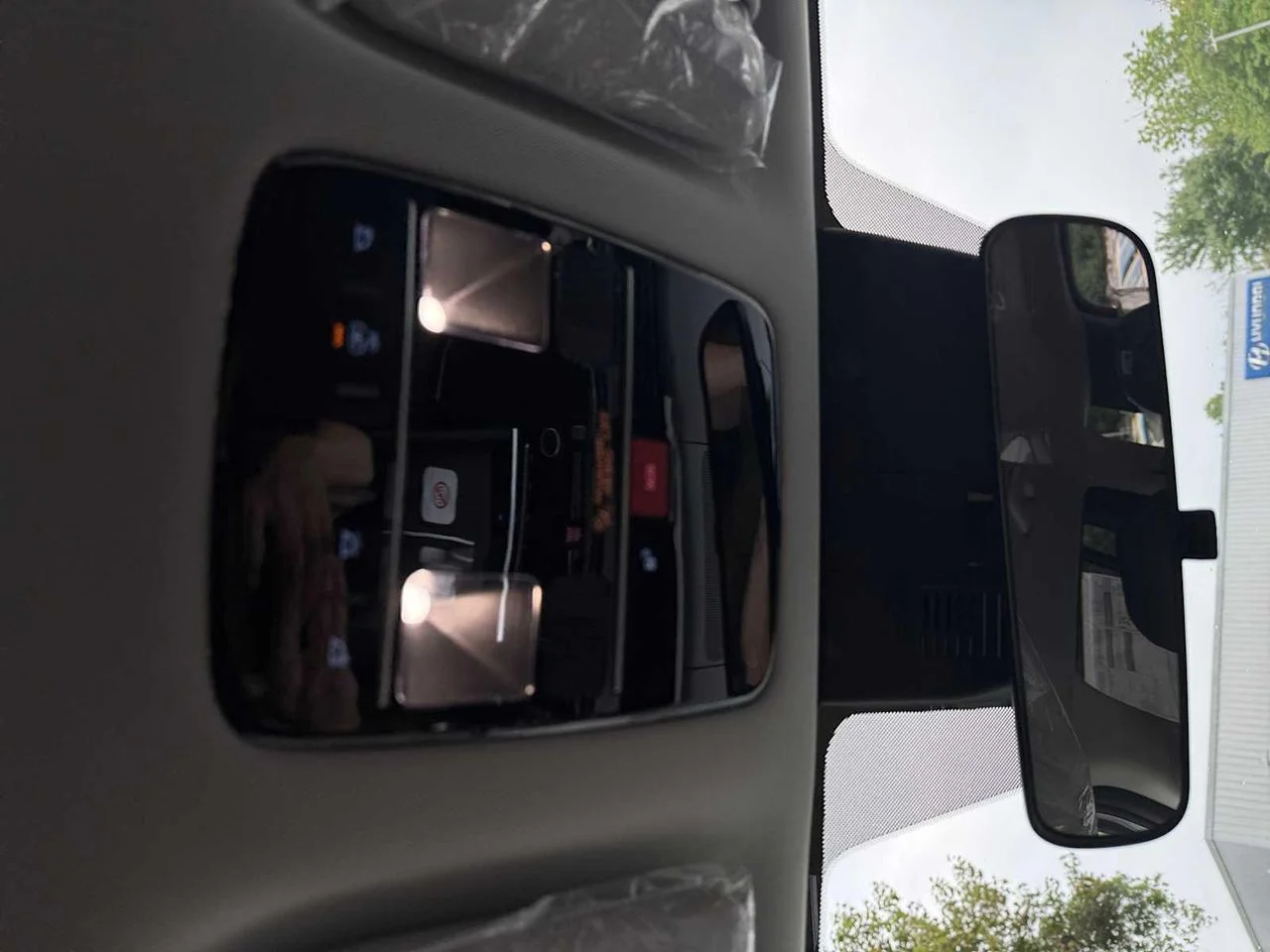 New 2027 White Hyundai SEL image 16