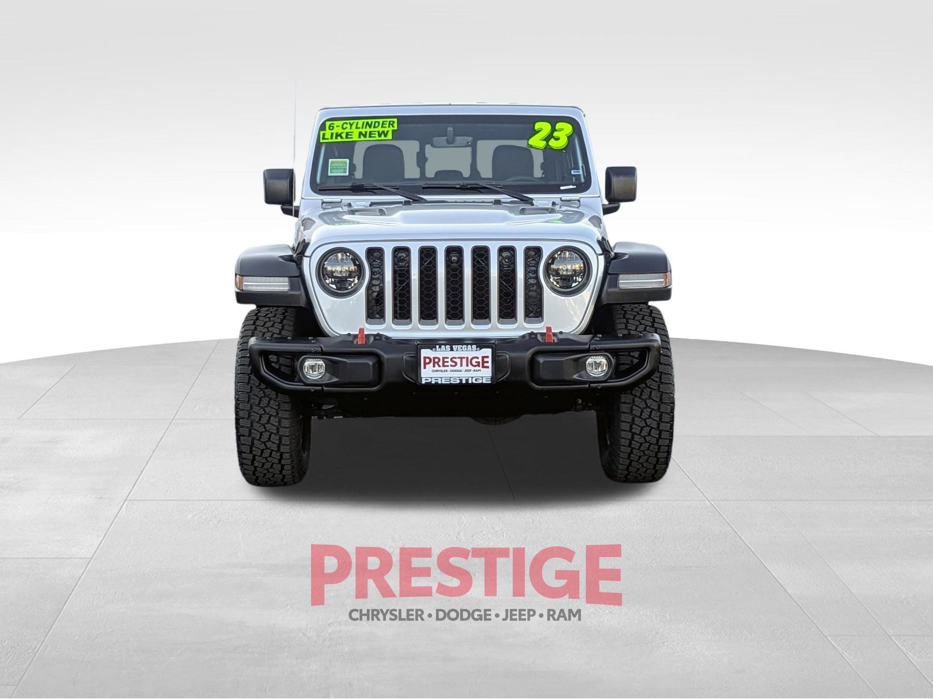 Used 2023 Silver Jeep Rubicon image 3