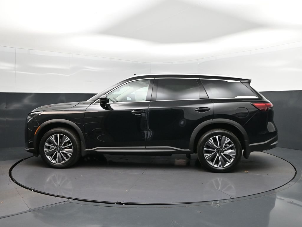 New 2027 MINERAL BLACK INFINITI Luxe FWD image 4