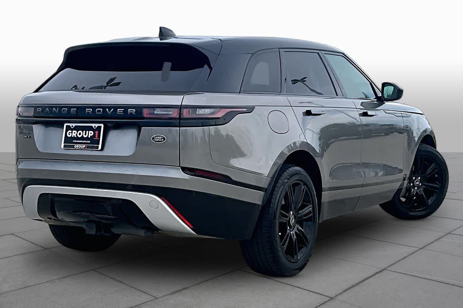 Used 2020 Silicon Silver Premium Metallic Land Rover R-Dynamic S image 12