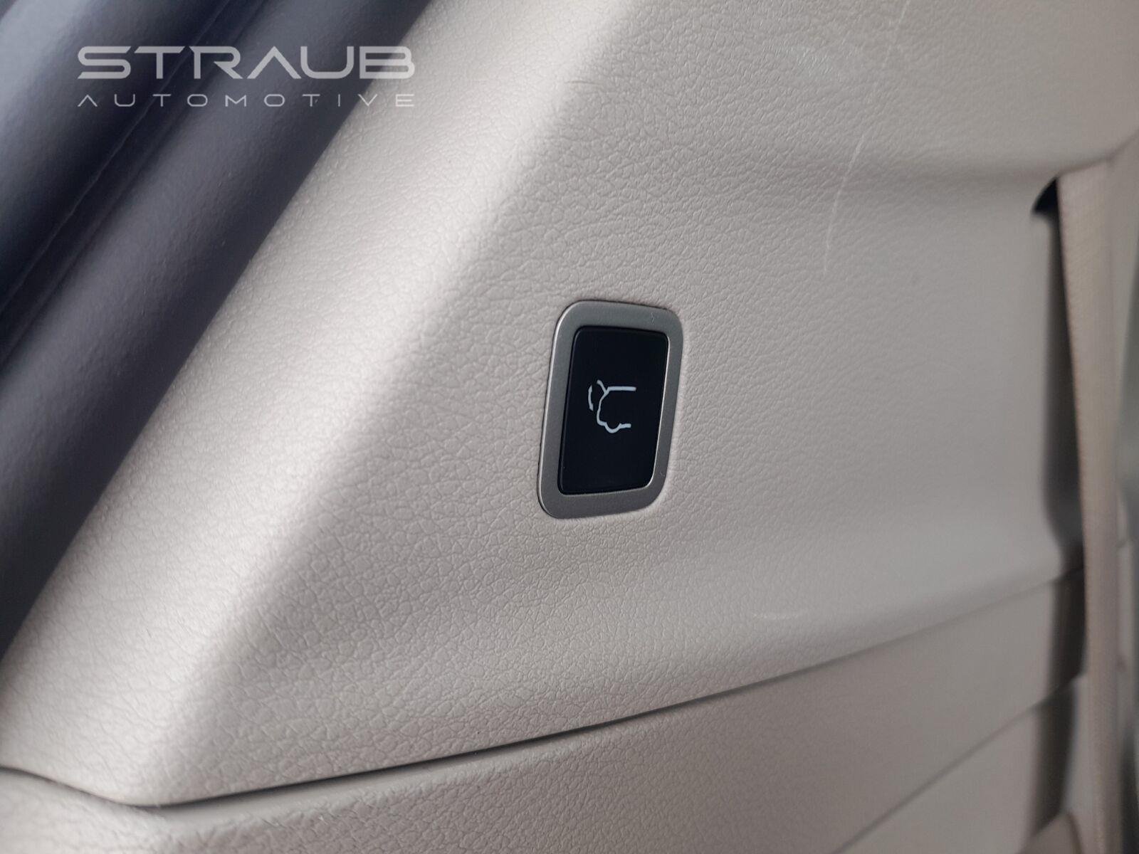 Used 2023 Bright White Clearcoat Chrysler LX image 50