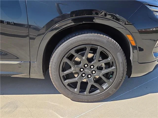 Used 2023 Black Chevrolet RS Front-Wheel Drive image 7