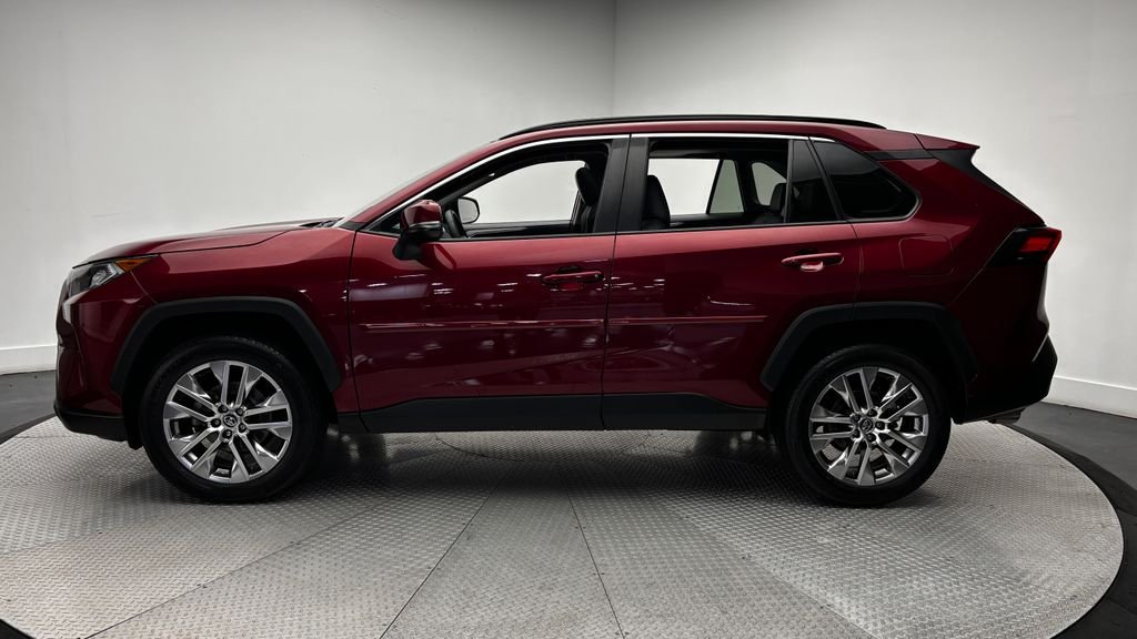 Used 2021 Red Toyota XLE Premium image 4