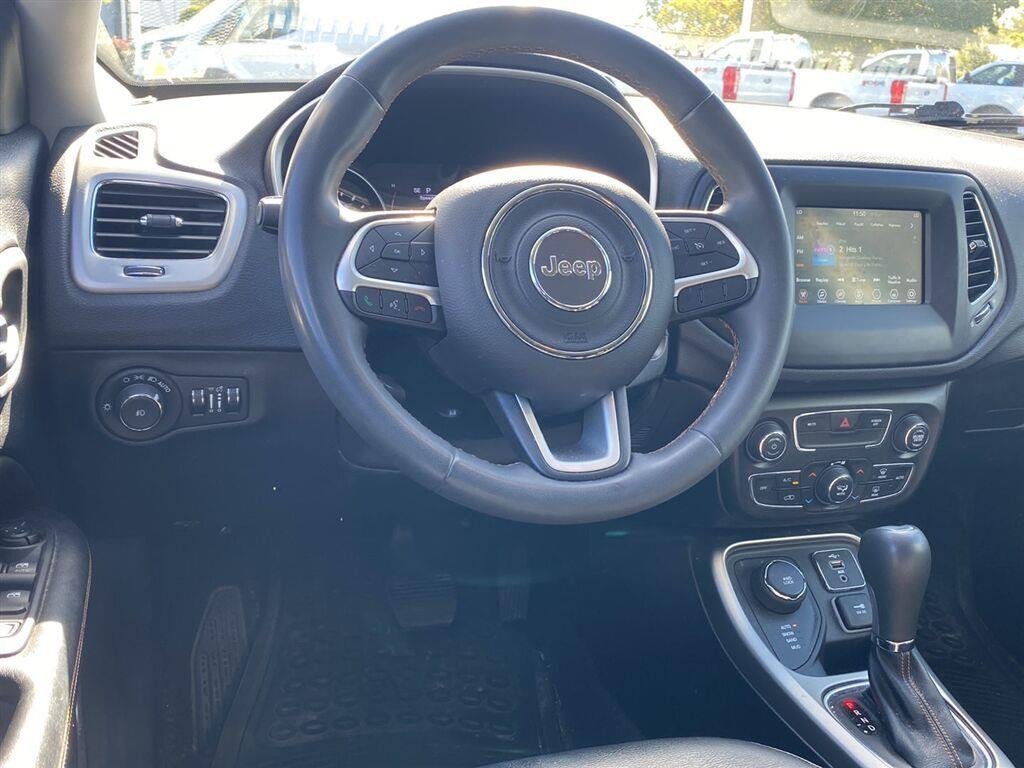 Used 2021 Olive Green Pearlcoat Jeep Latitude image 3