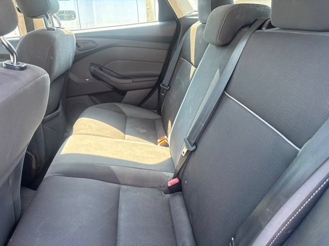 Used 2012 Grey Ford SE image 11