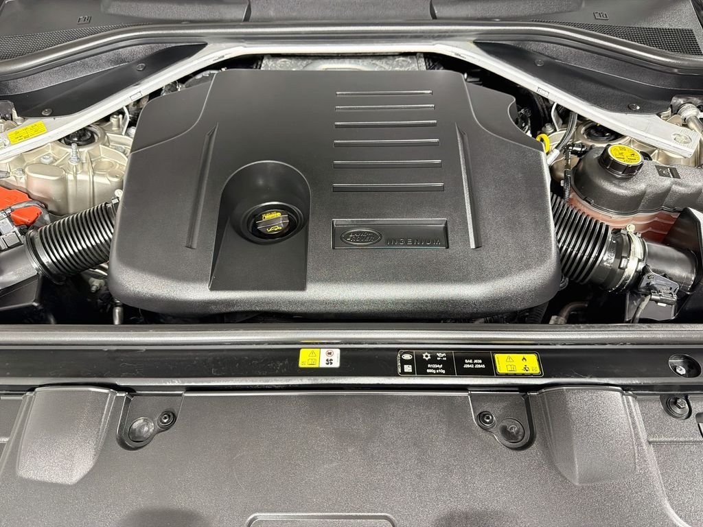 Used 2023 Gold Land Rover SE image 33