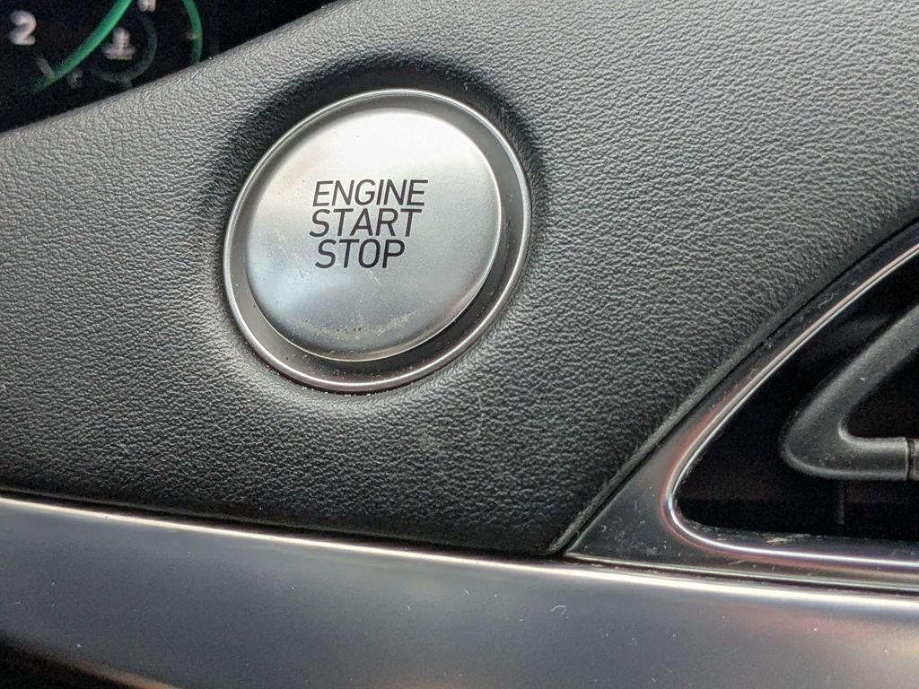 Used 2022 Green Hyundai Calligraphy image 30