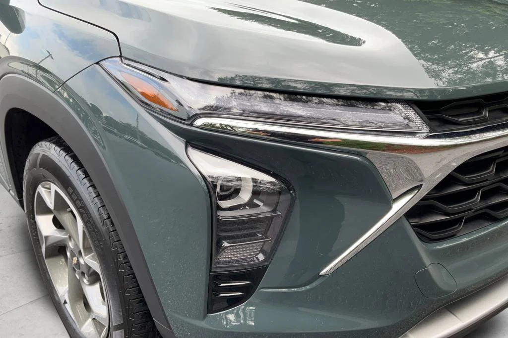 2025 Chevrolet Trax LT - Photo 30