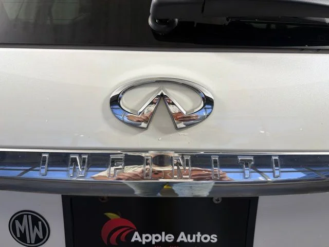 Certified Used 2019 White INFINITI LUXE image 9