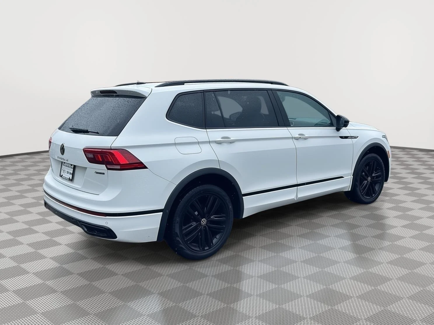 Used 2022 Oryx White Pearl Volkswagen SE R-Line Black image 5