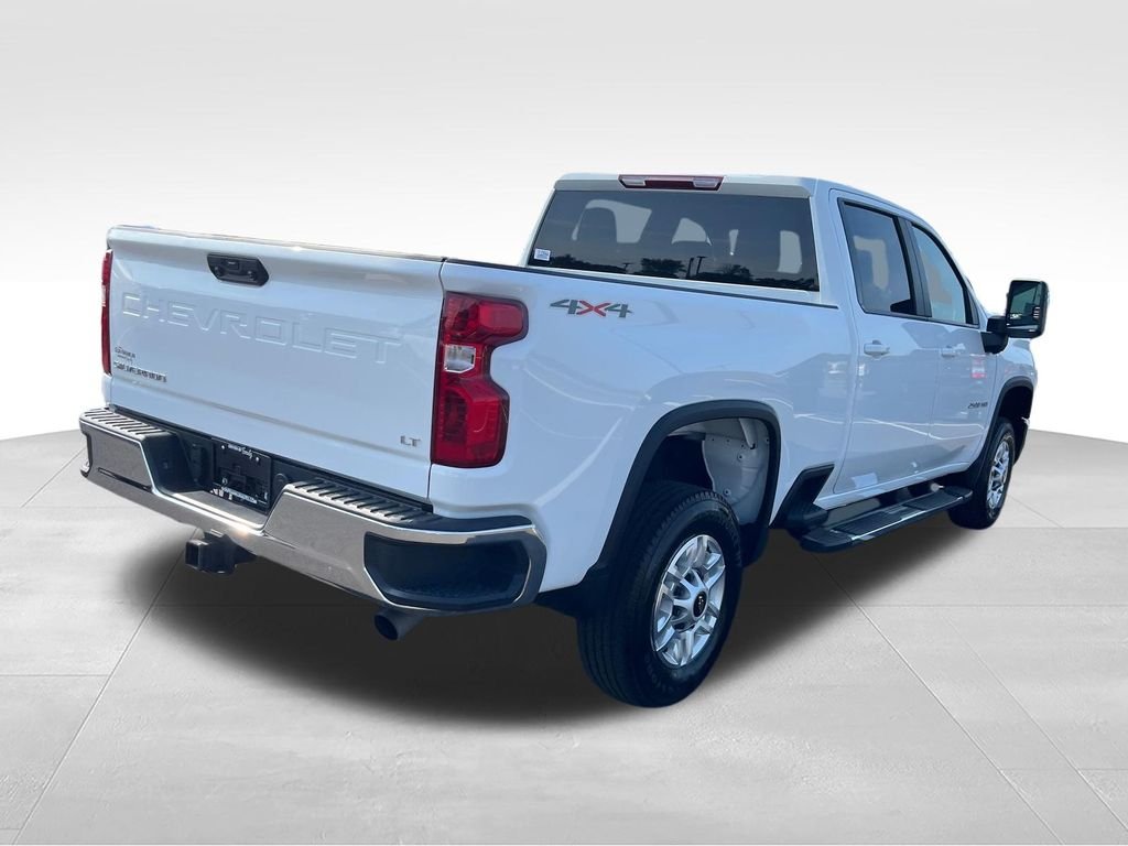 Used 2025 White Chevrolet LT image 5