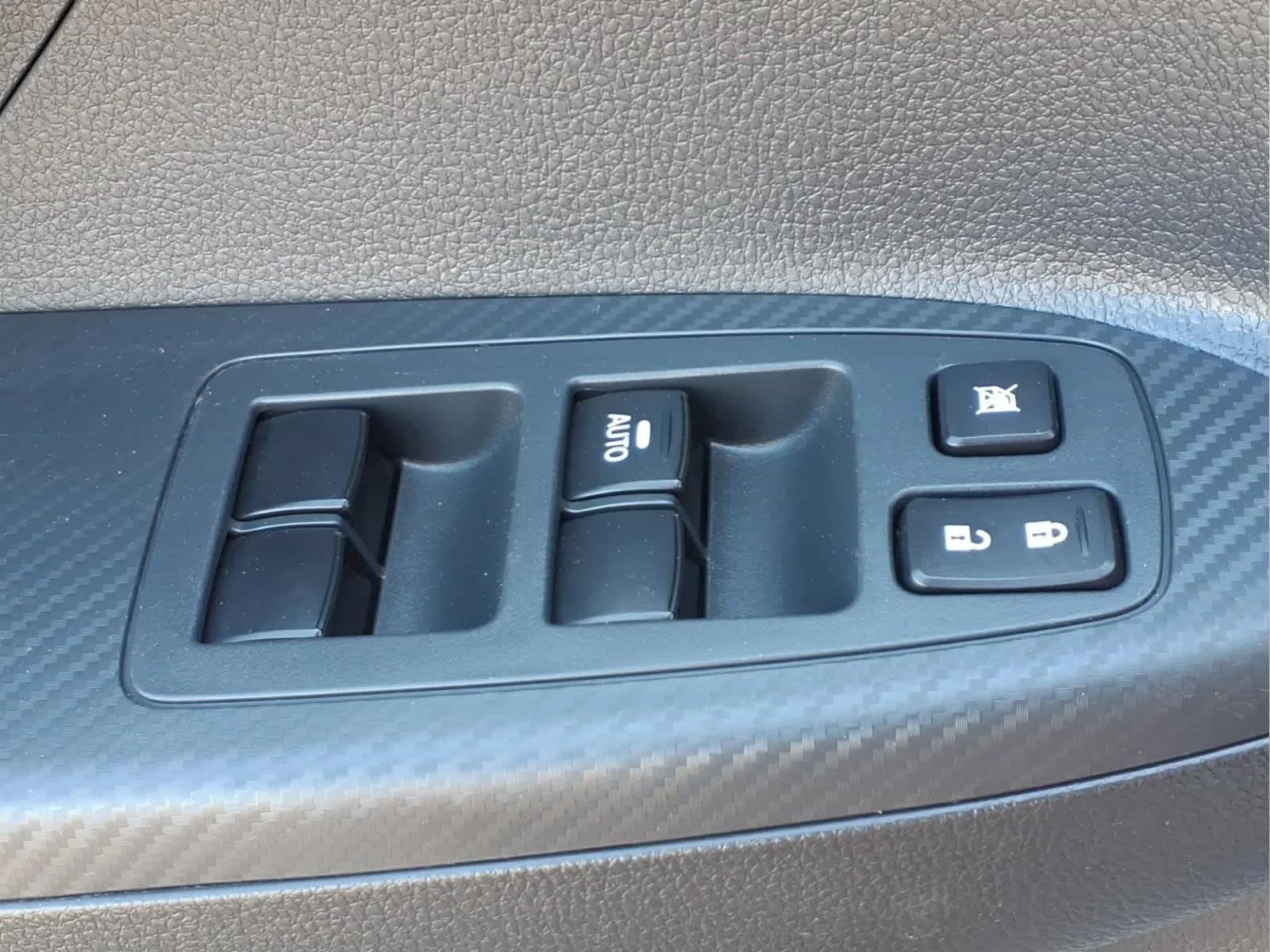 Used 2024 Alloy Silver Metallic Mitsubishi SE image 18