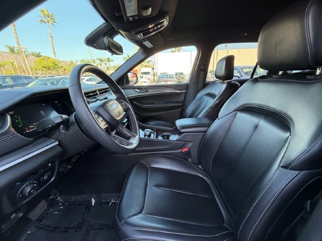 Used 2024 White Jeep 4xe image 32
